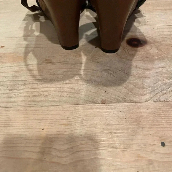 Vintage Aerosoles Size 9 Strappy Sandal side buckle leather suede - Picture 2 of 9